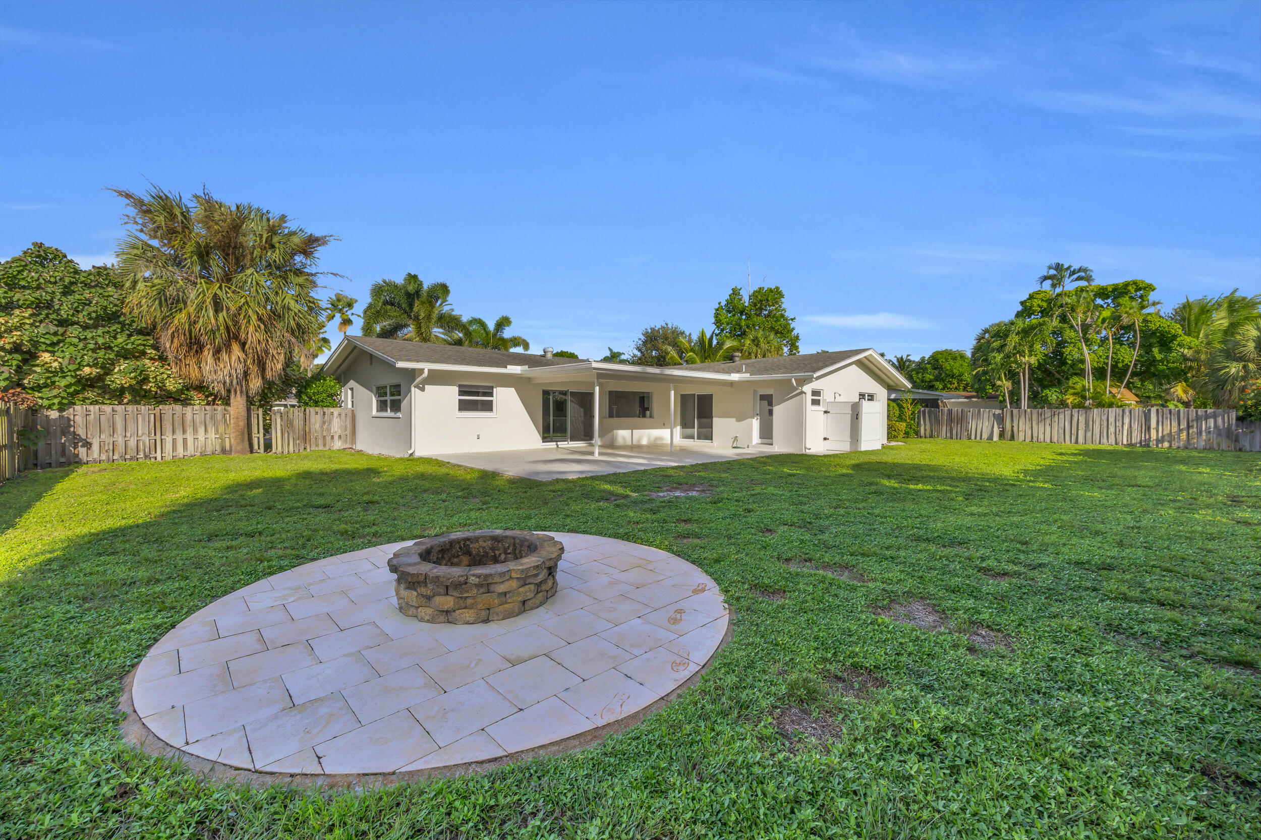 40 Pinetree Place