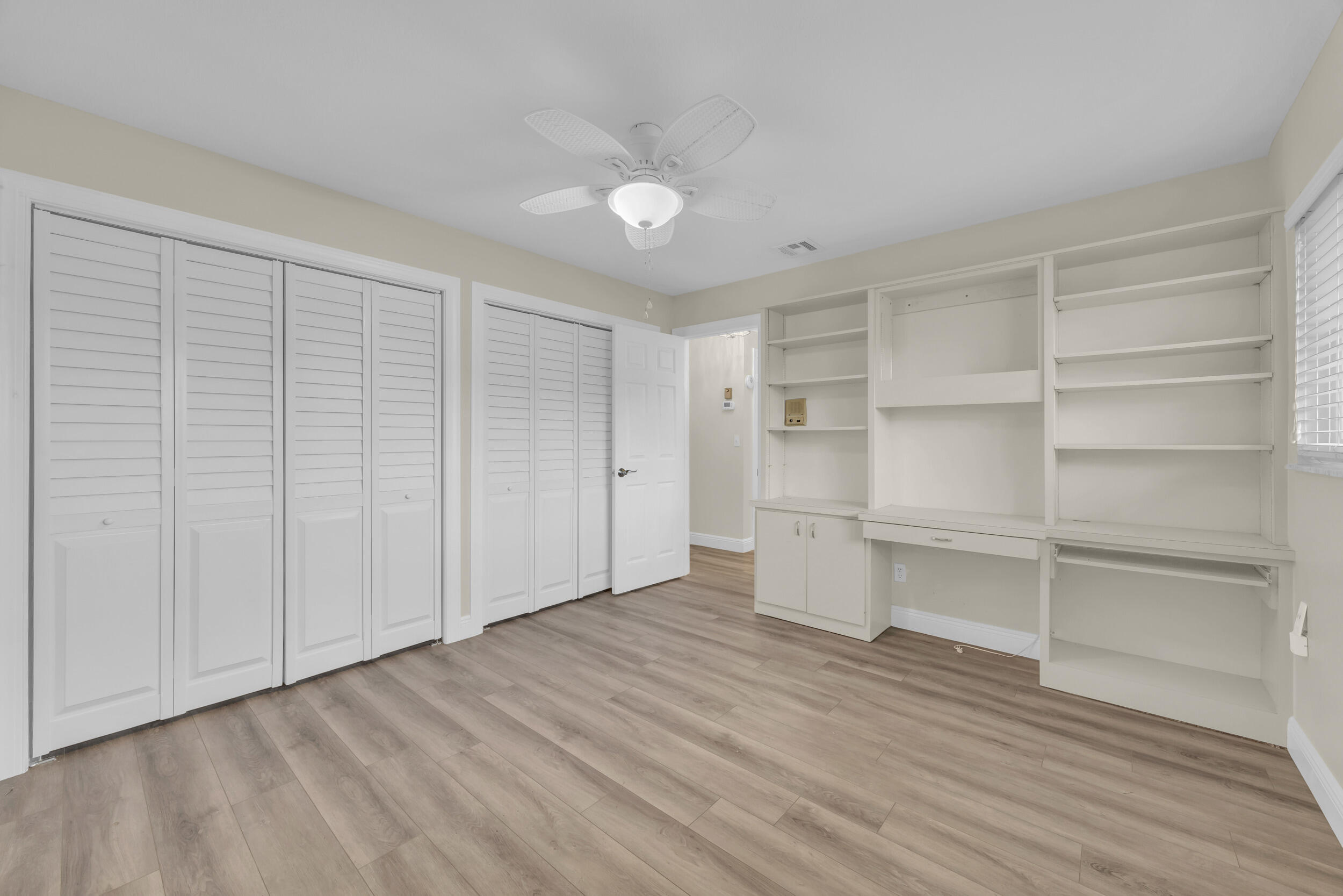 9390 SE Little Club Way N