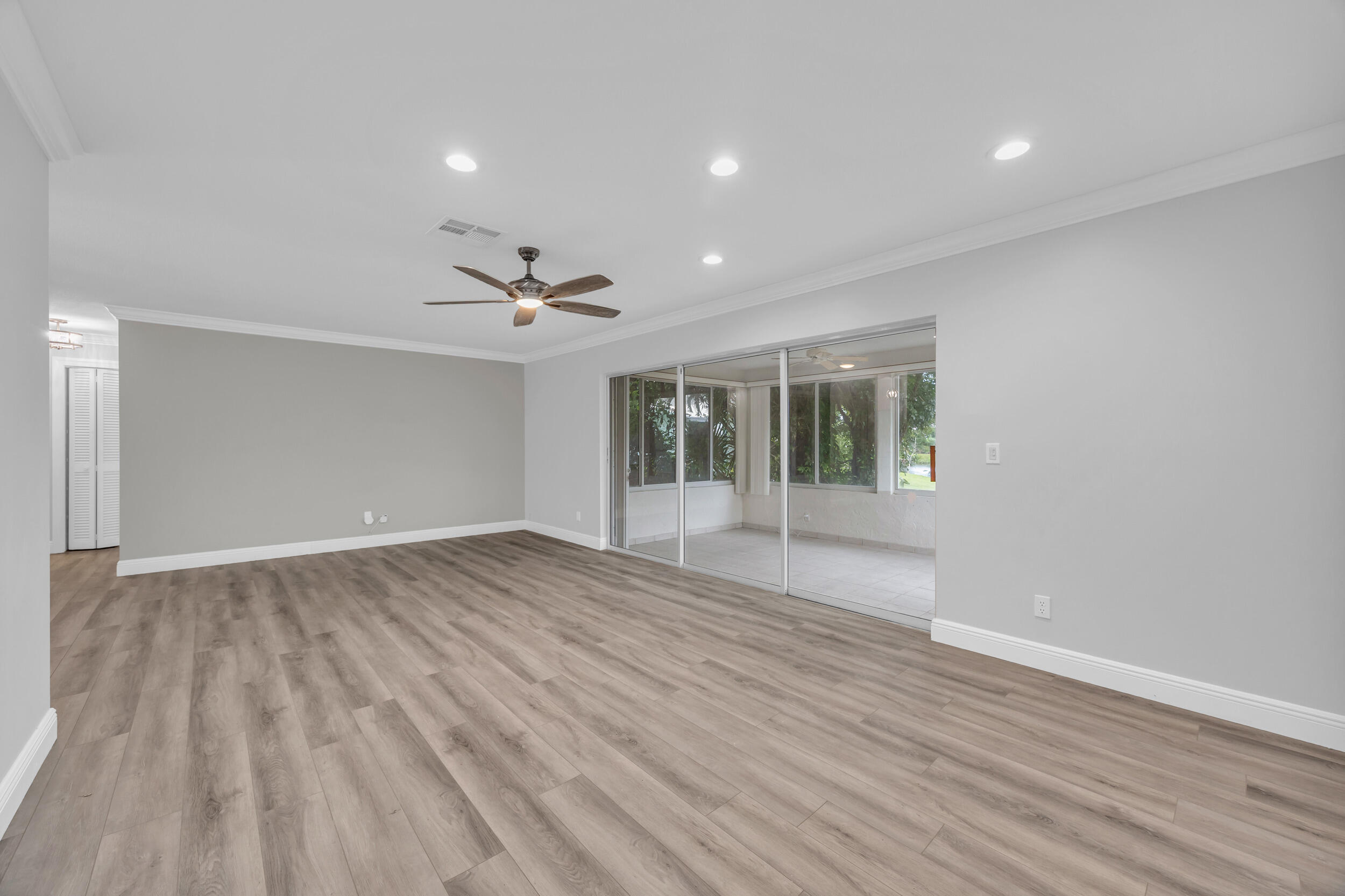 9390 SE Little Club Way N