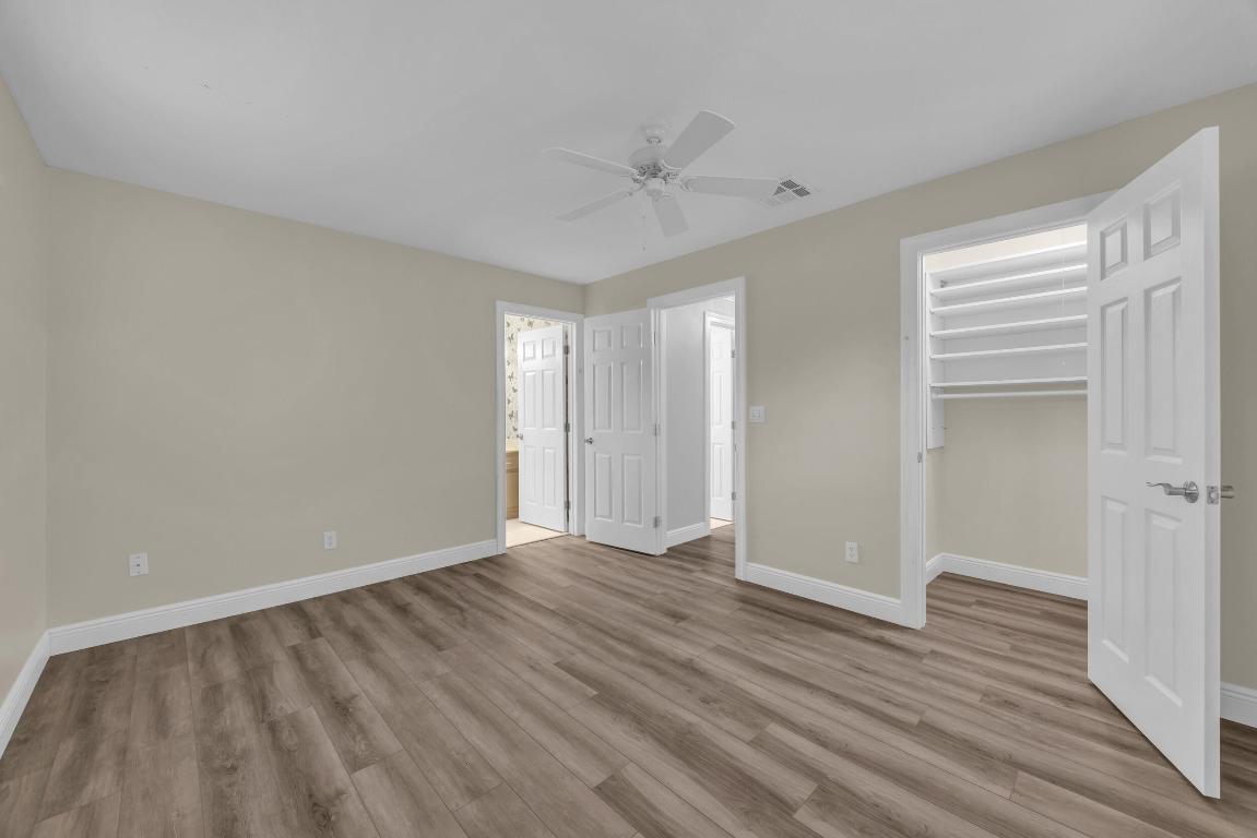 9390 SE Little Club Way N