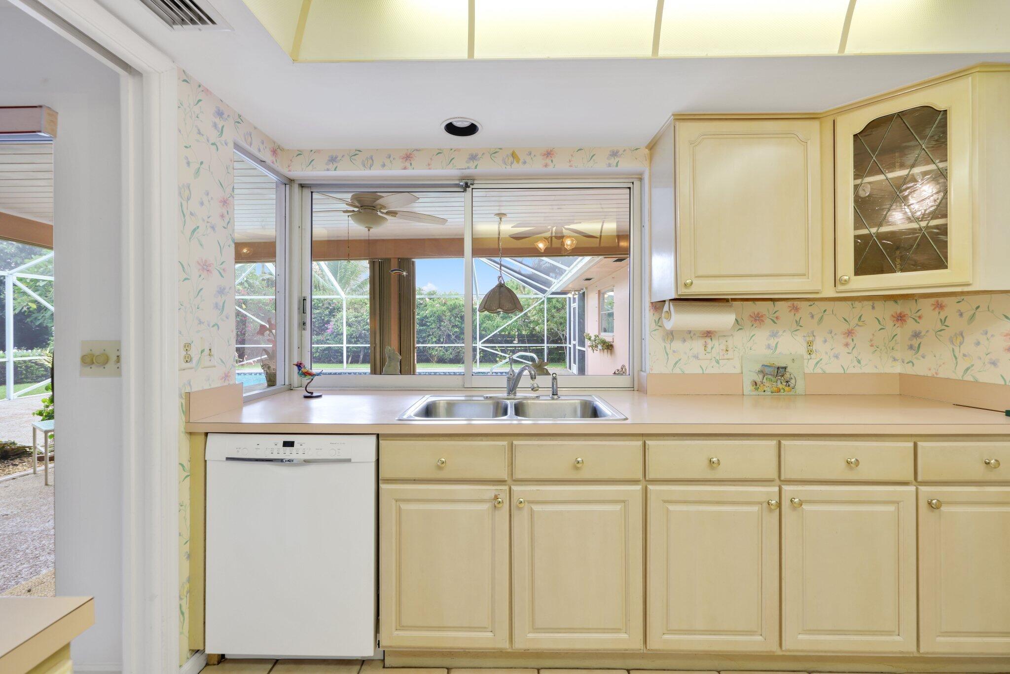 73 Fairview E