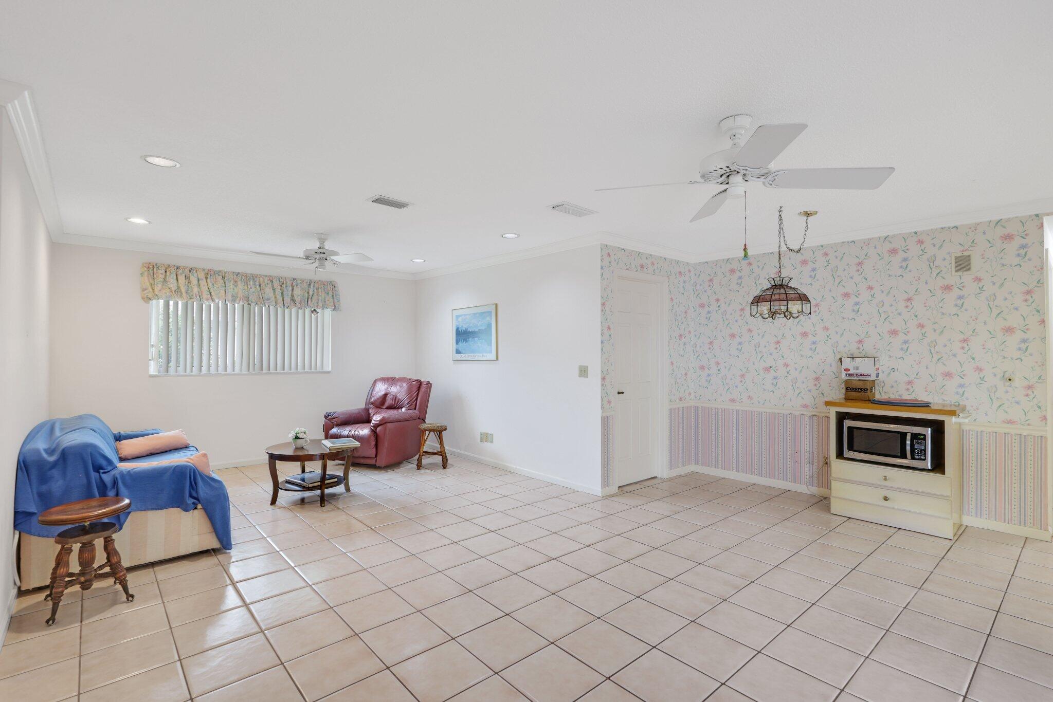 73 Fairview E