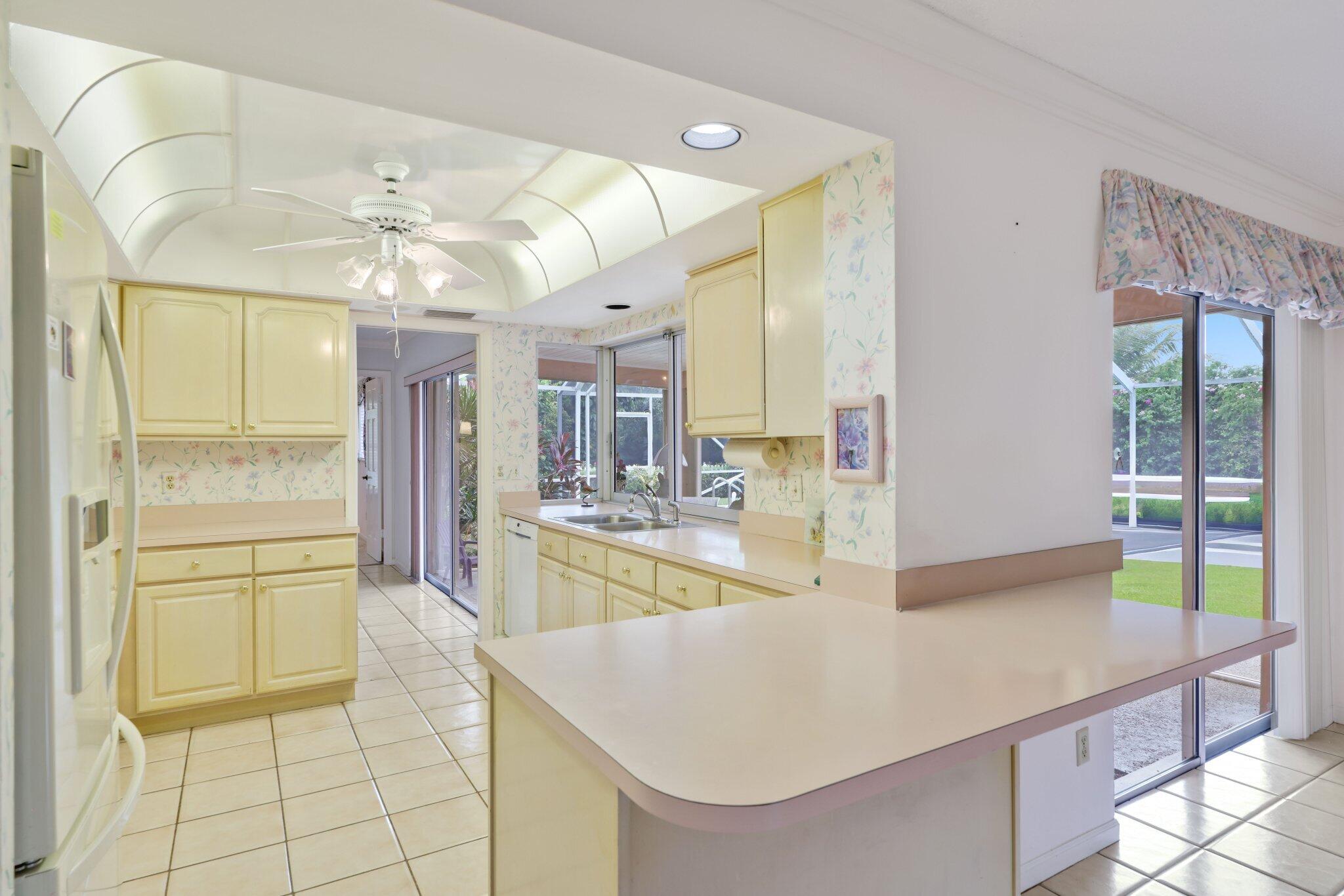 73 Fairview E