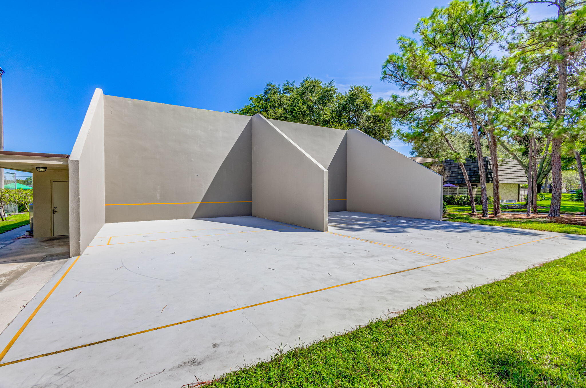 411 4th Terrace