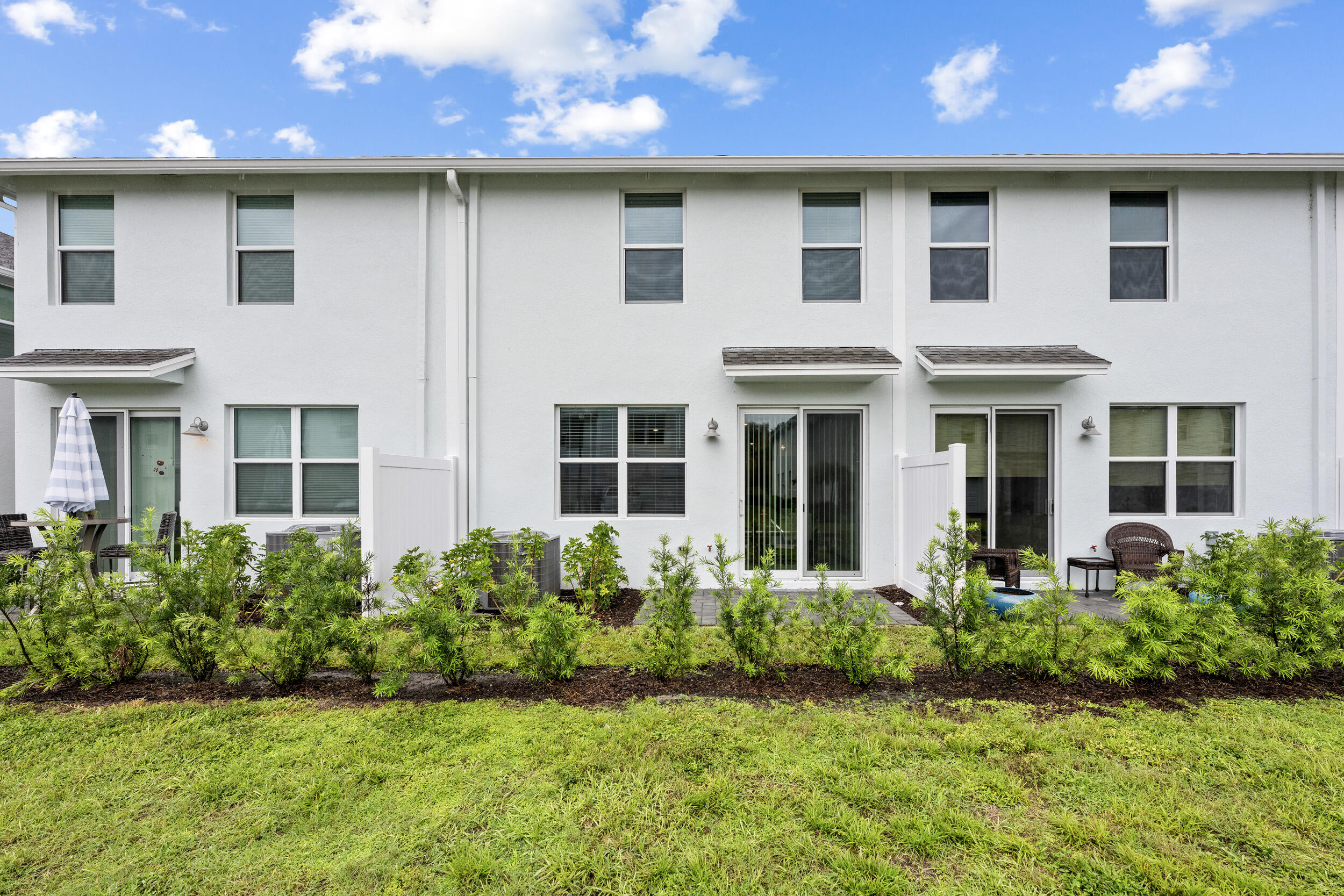 5731 SE Edgewater Circle