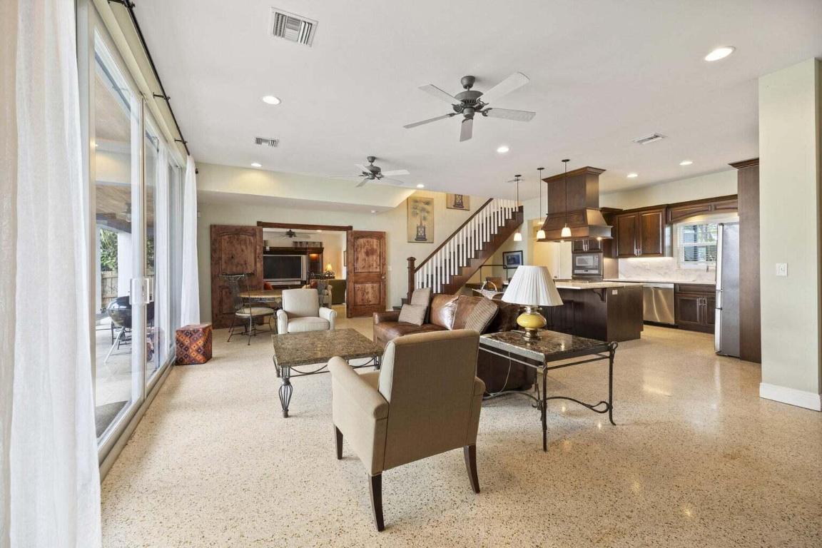 1009 NW Terrace Road