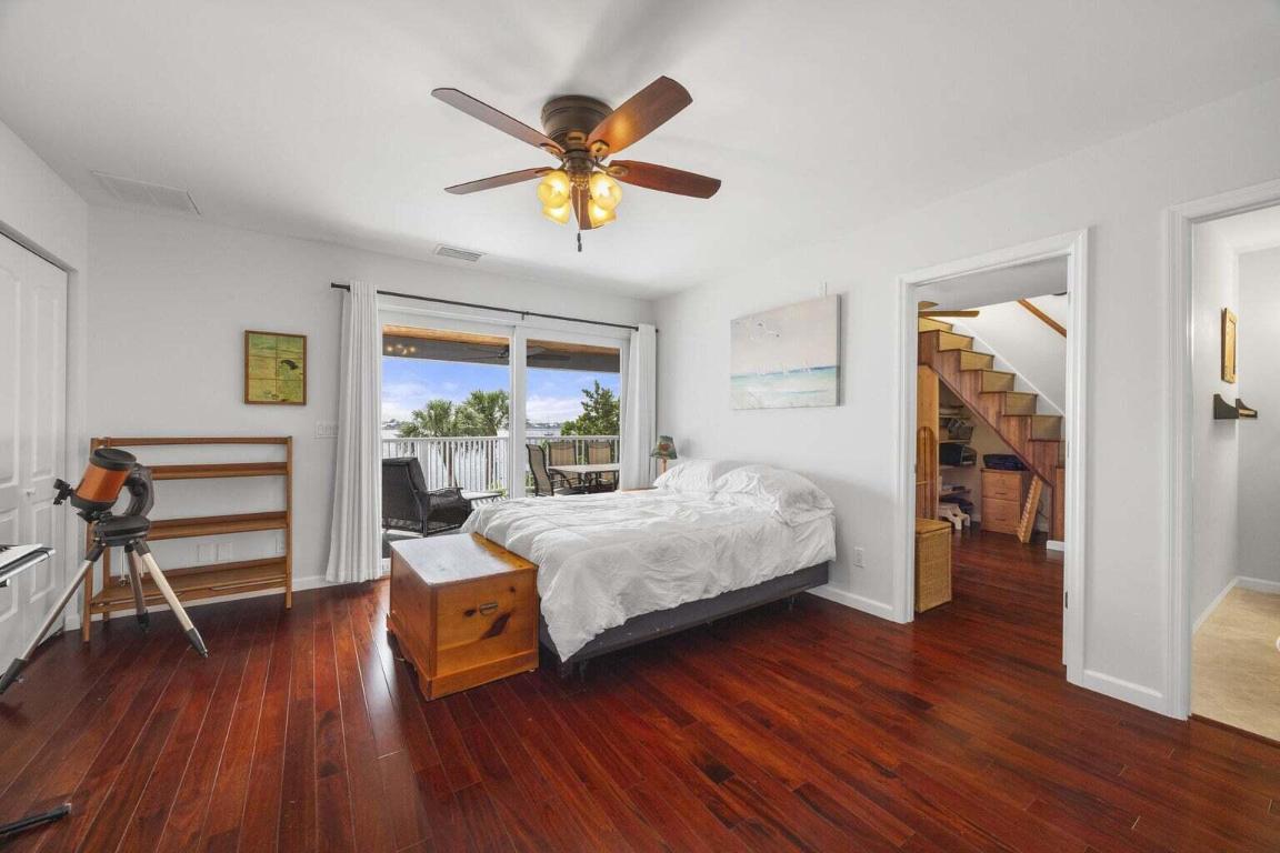 1009 NW Terrace Road