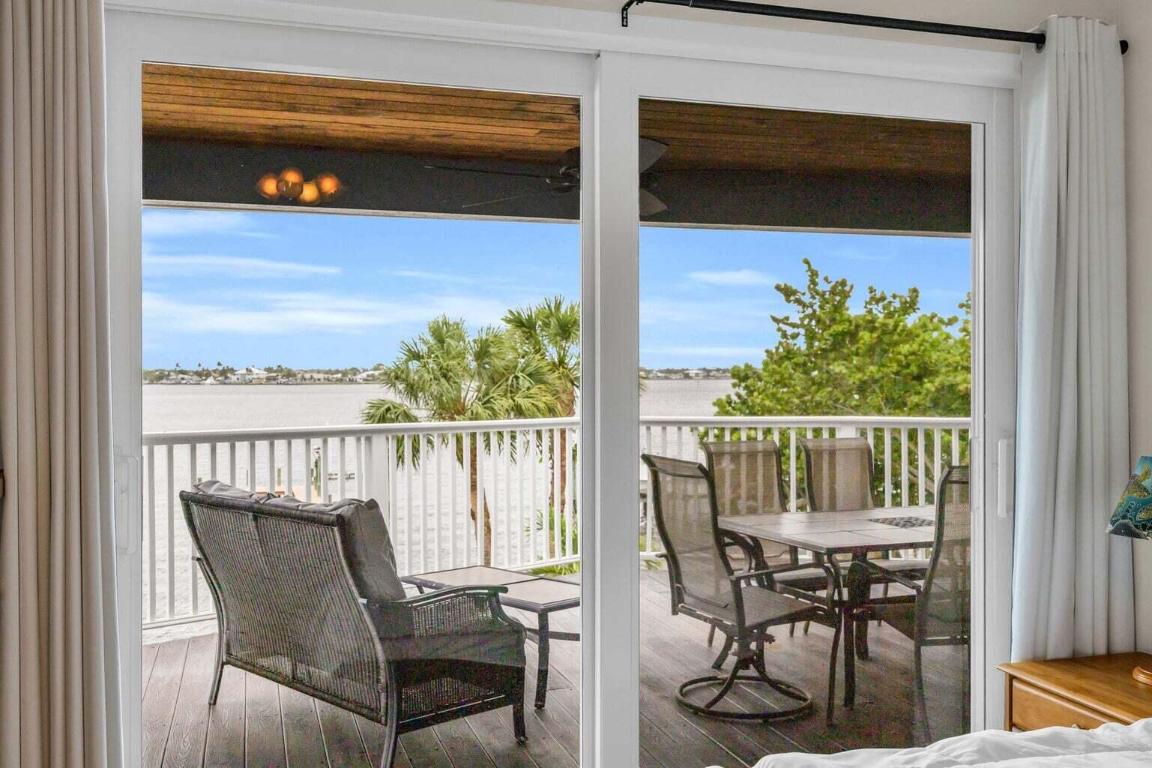 1009 NW Terrace Road