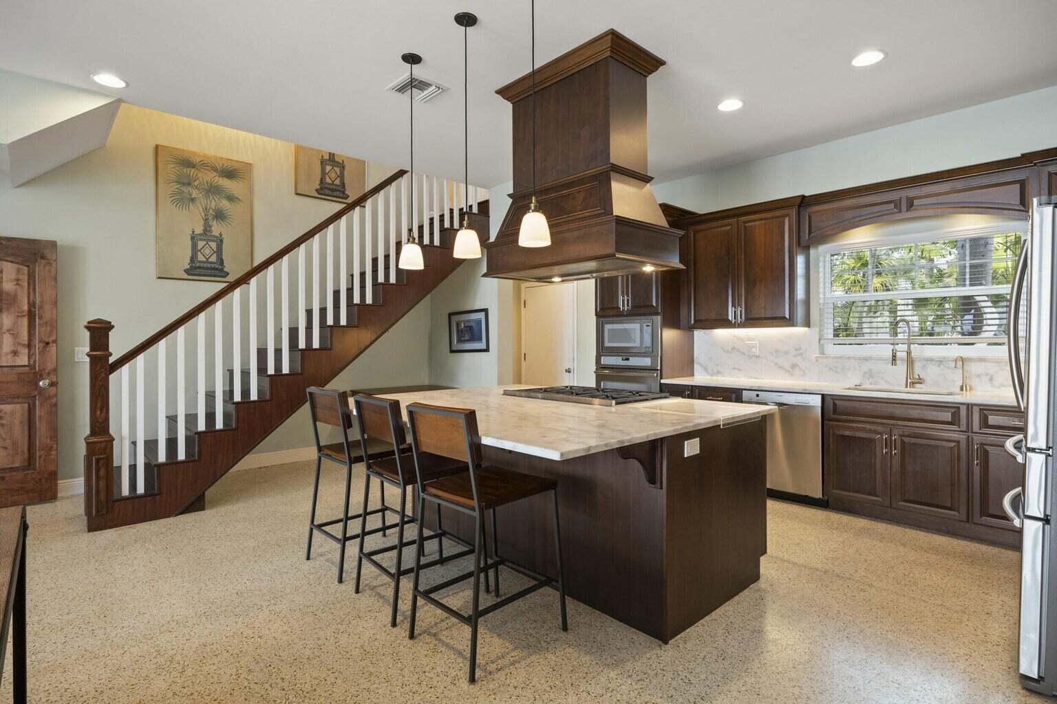 1009 NW Terrace Road