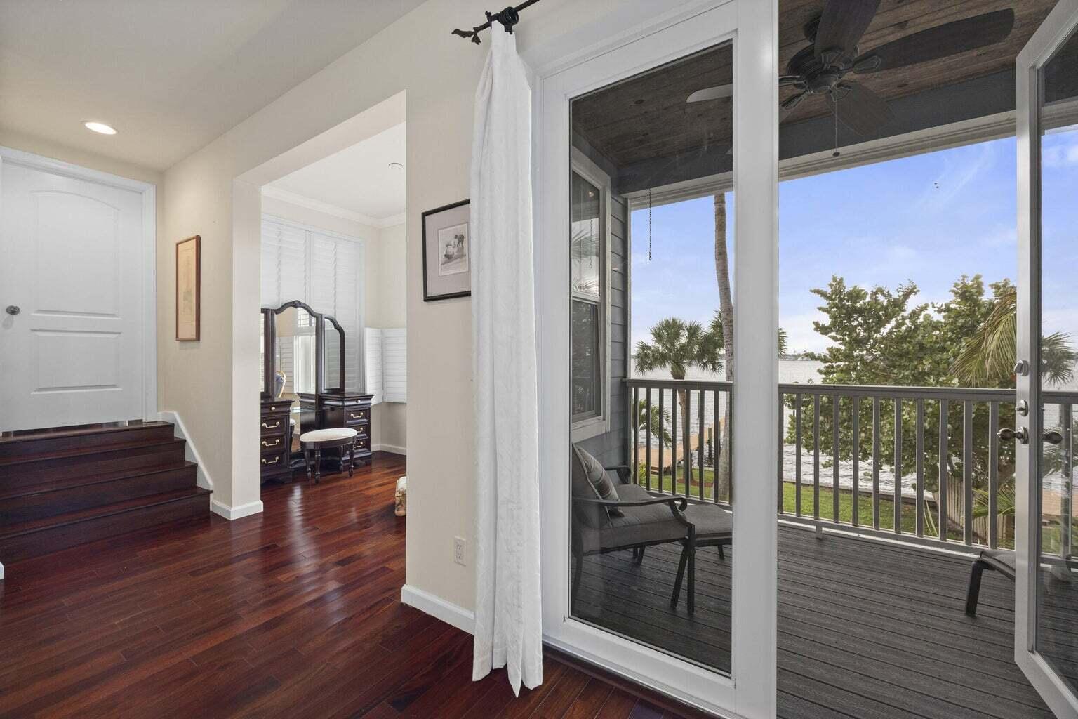 1009 NW Terrace Road