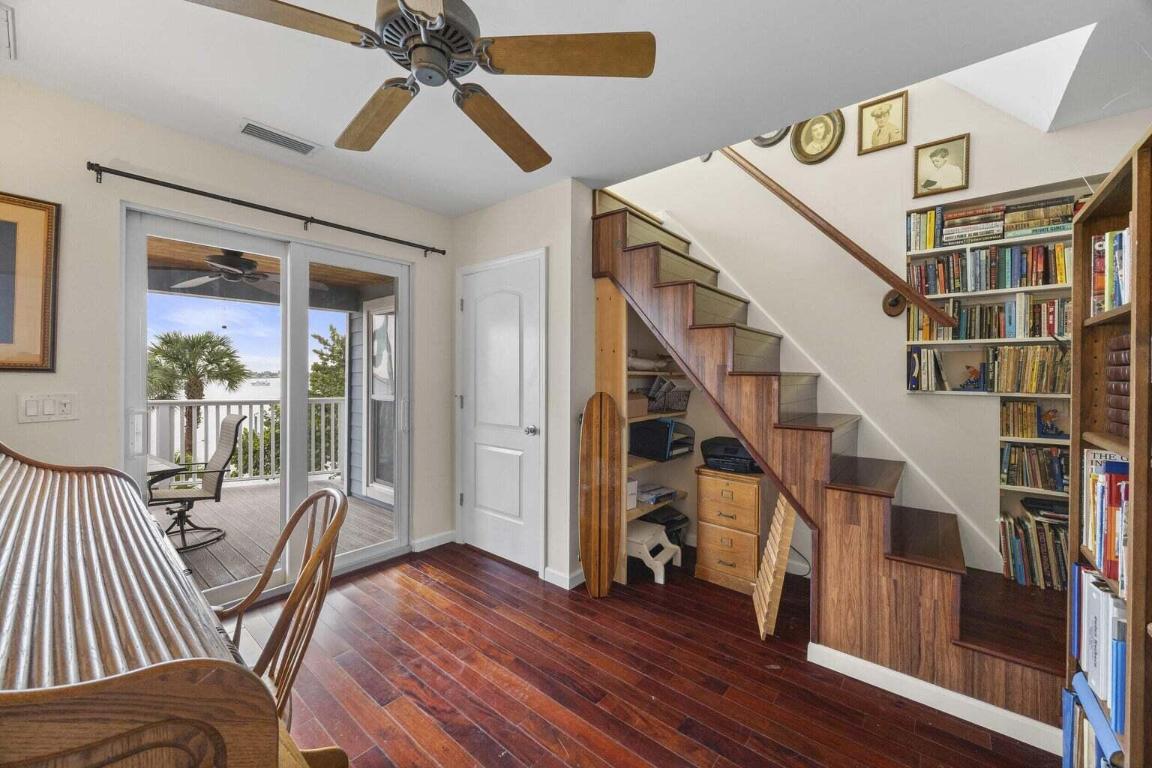 1009 NW Terrace Road