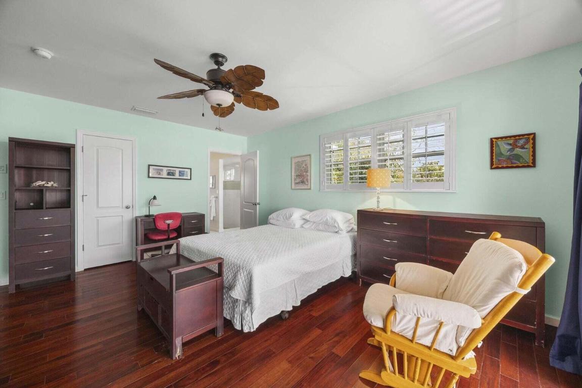 1009 NW Terrace Road