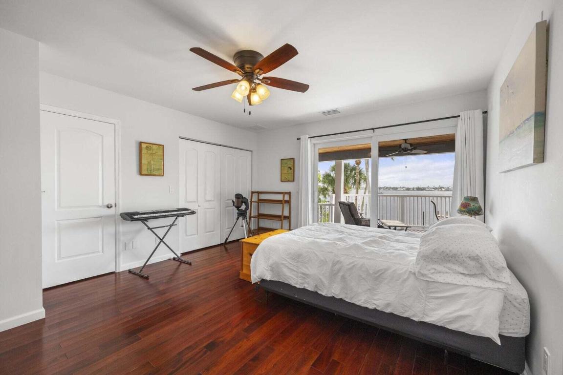 1009 NW Terrace Road