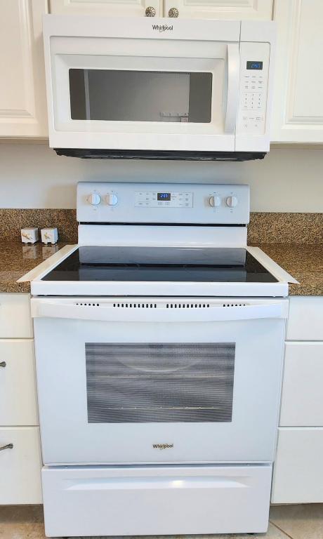 5151 N Highway A1a 213