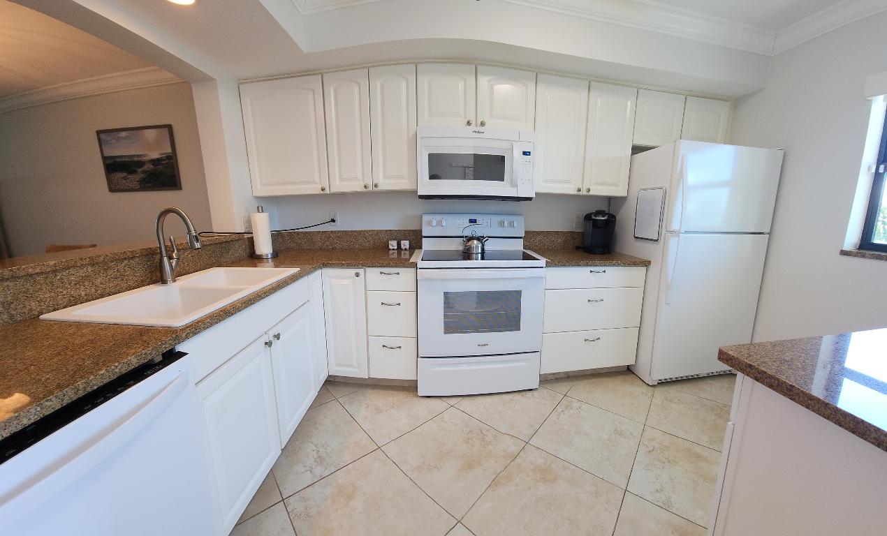 5151 N Highway A1a 213