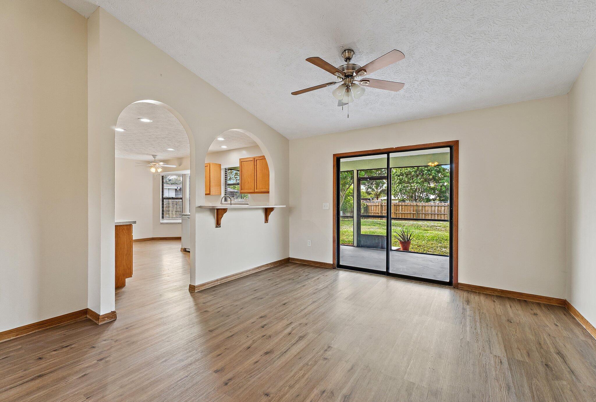 2186 SE Trillo Street