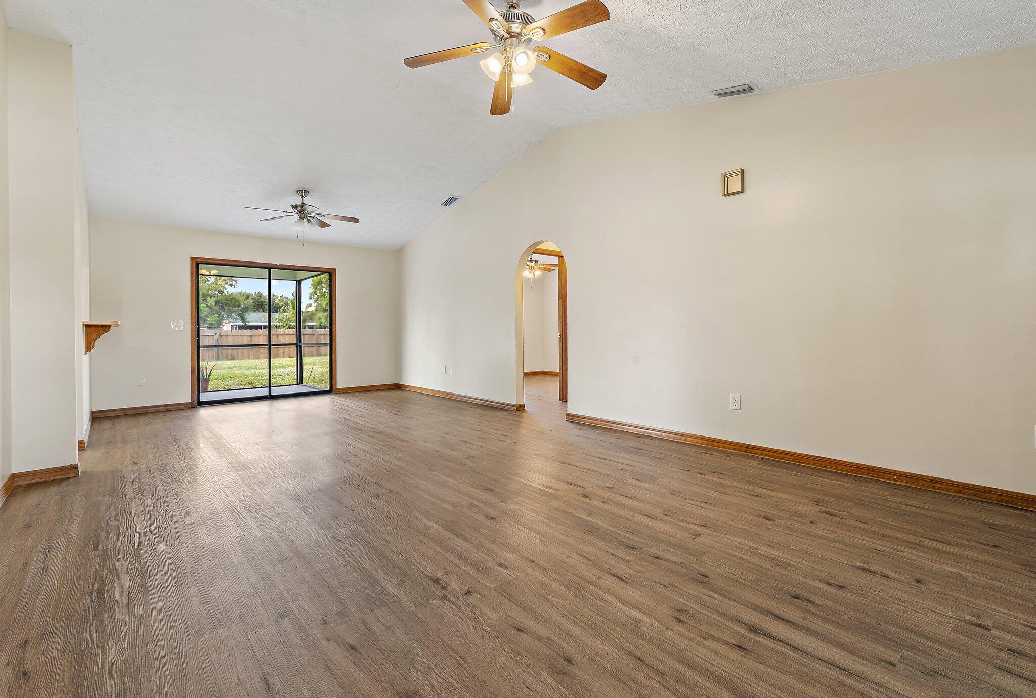 2186 SE Trillo Street