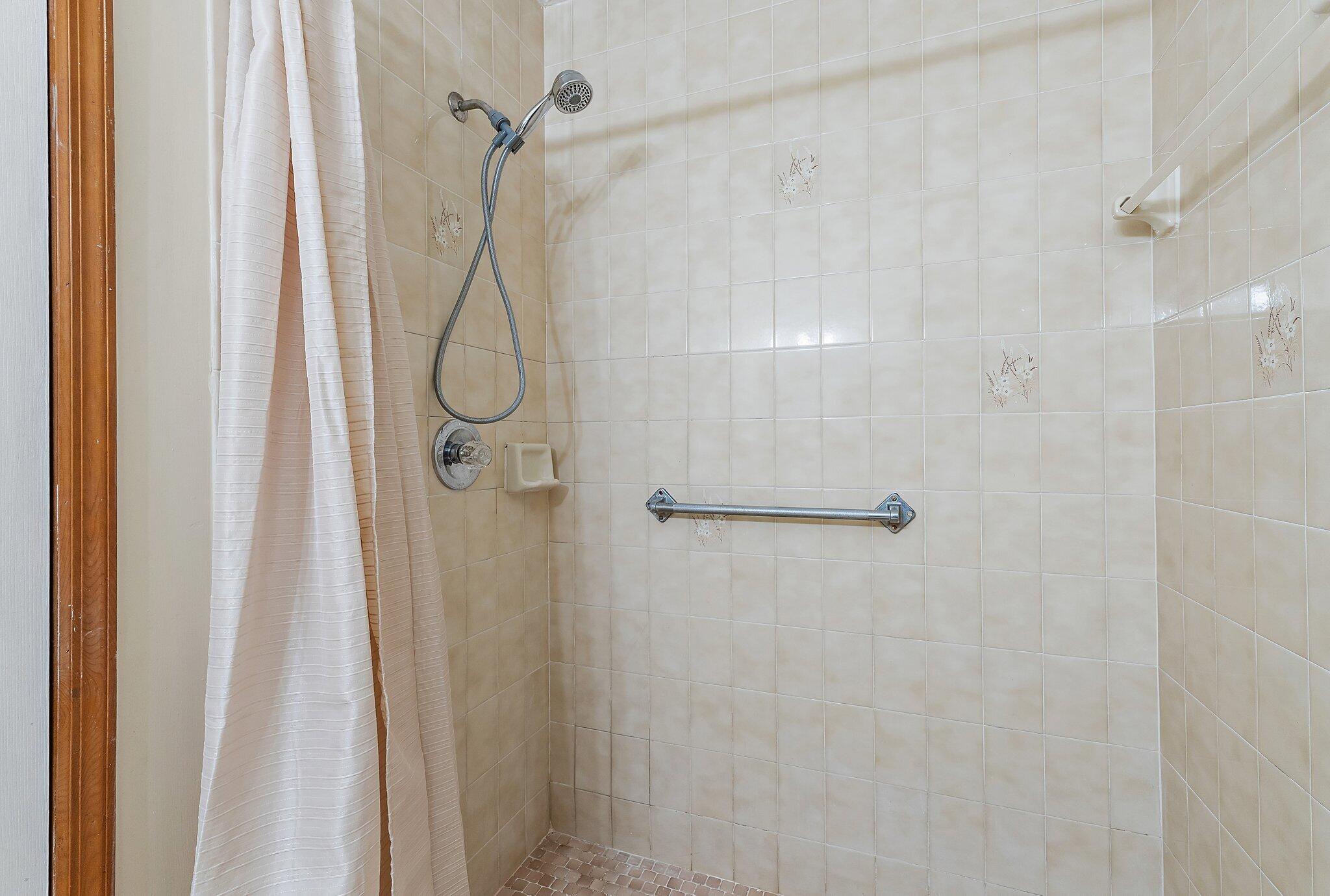 2186 SE Trillo Street