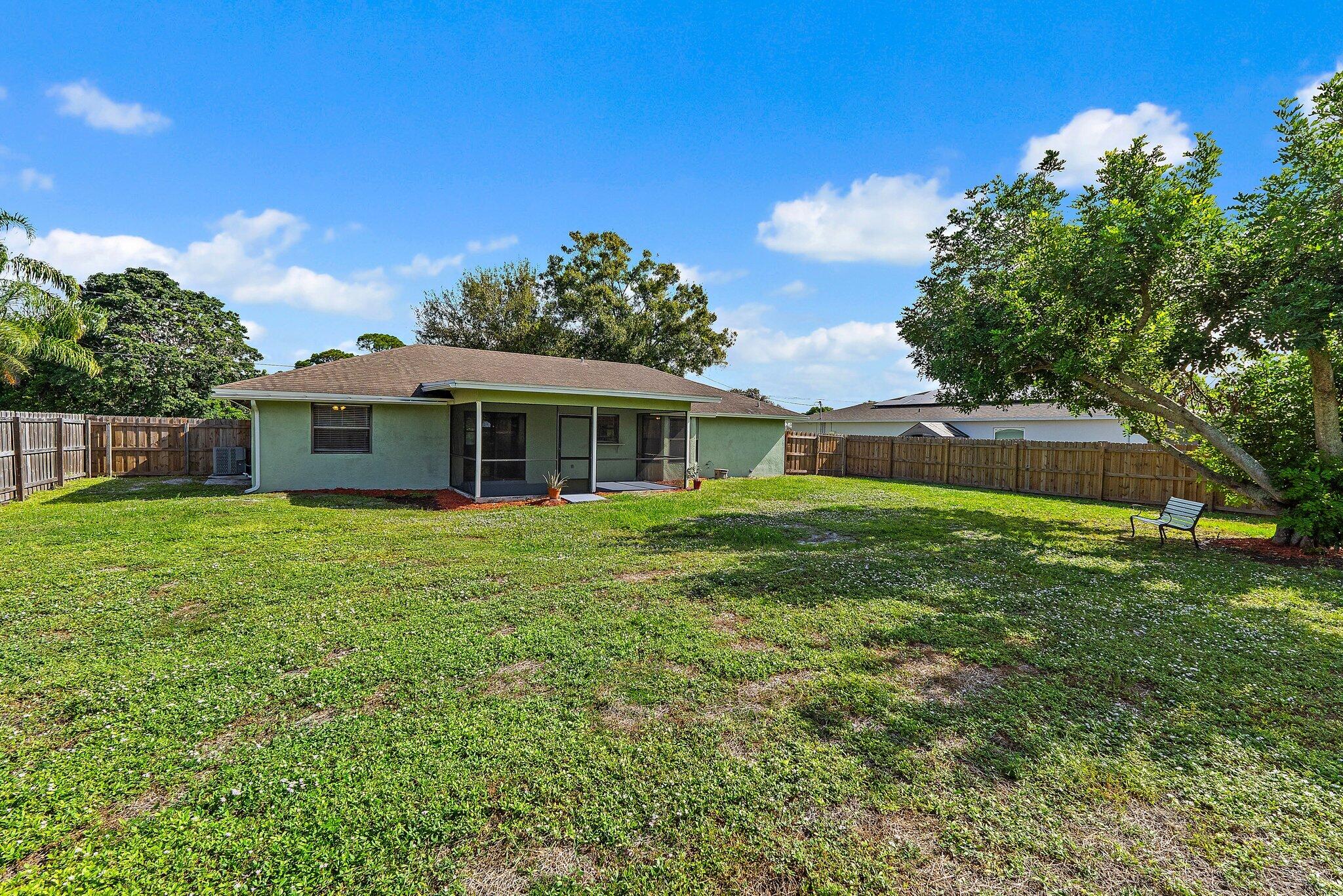 2186 SE Trillo Street