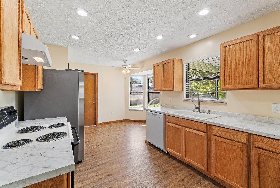 2186 SE Trillo Street