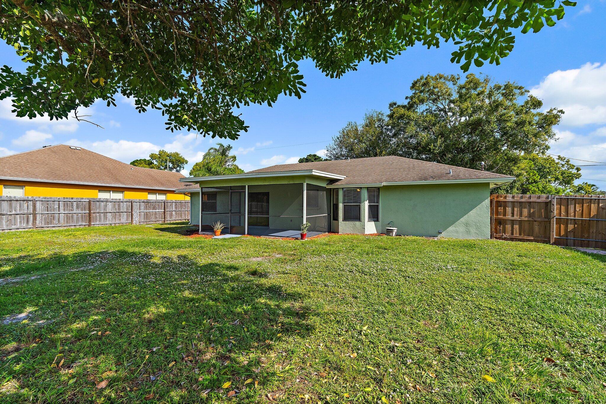 2186 SE Trillo Street