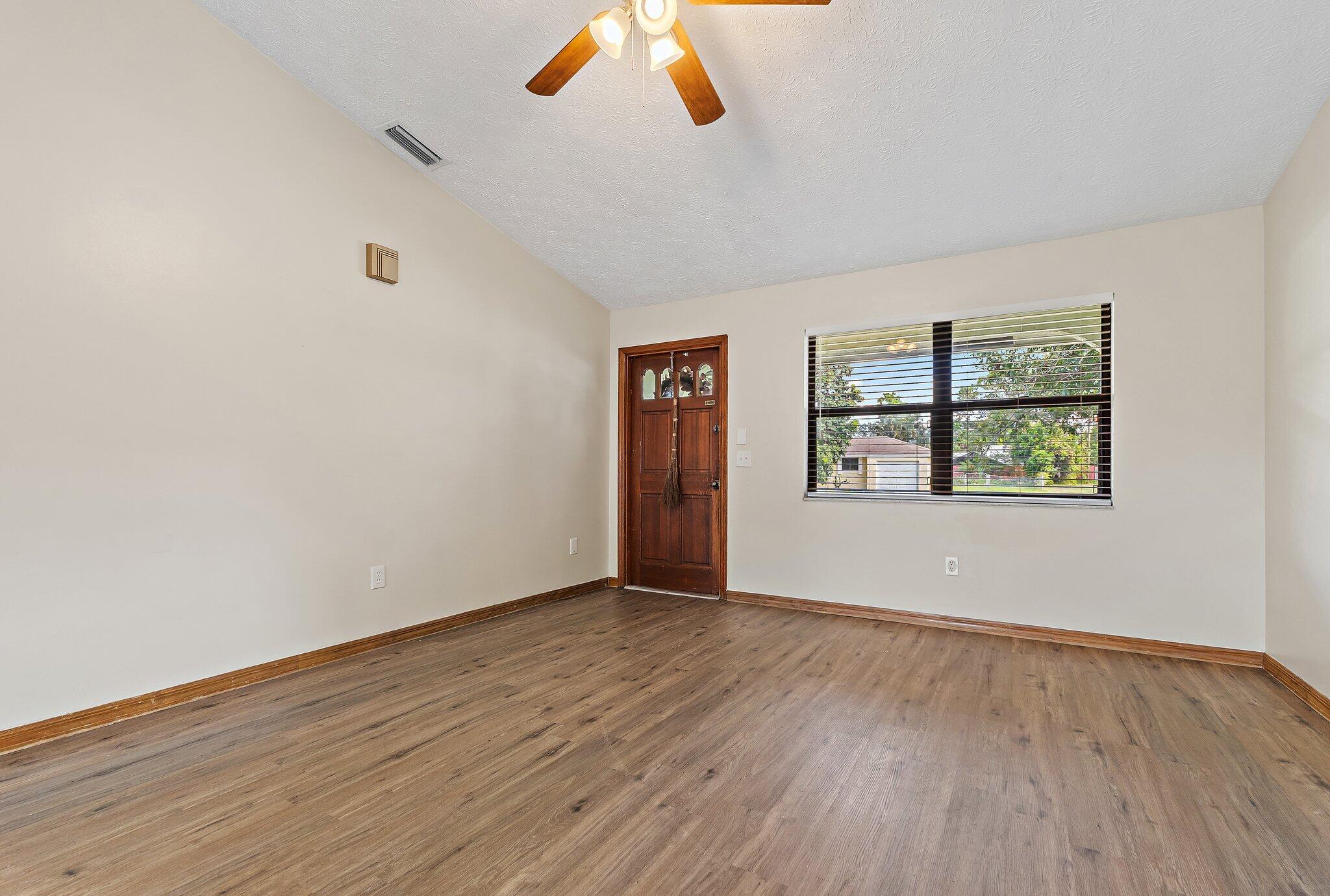 2186 SE Trillo Street