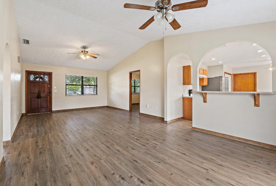 2186 SE Trillo Street