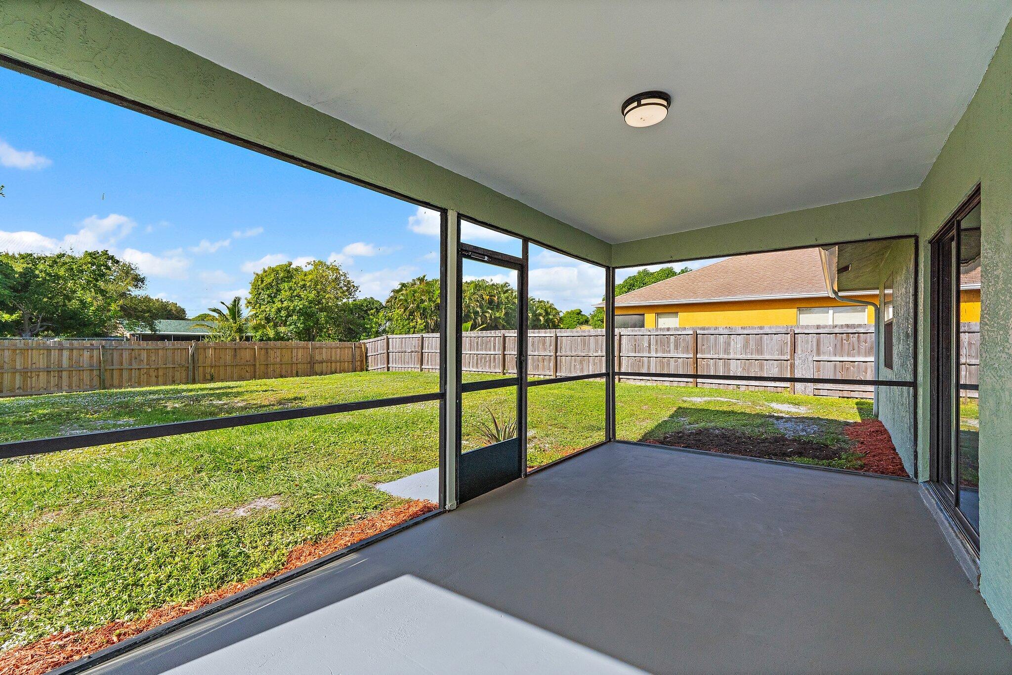 2186 SE Trillo Street