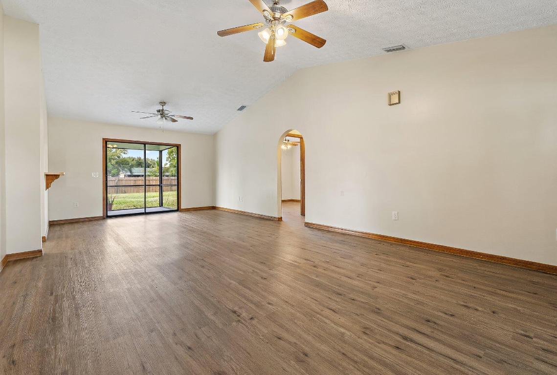 2186 SE Trillo Street