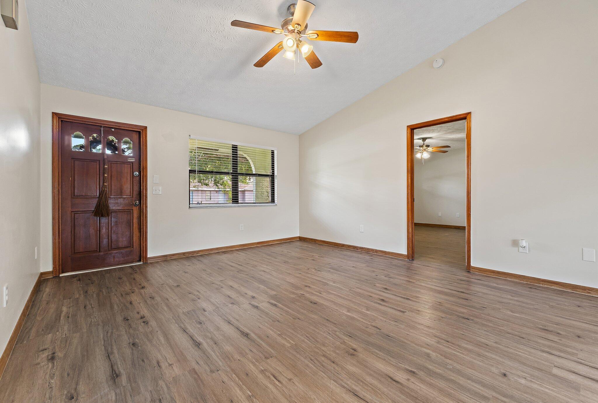 2186 SE Trillo Street