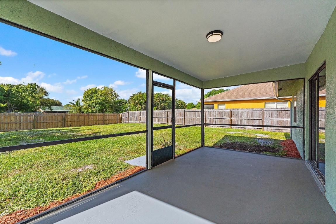 2186 SE Trillo Street