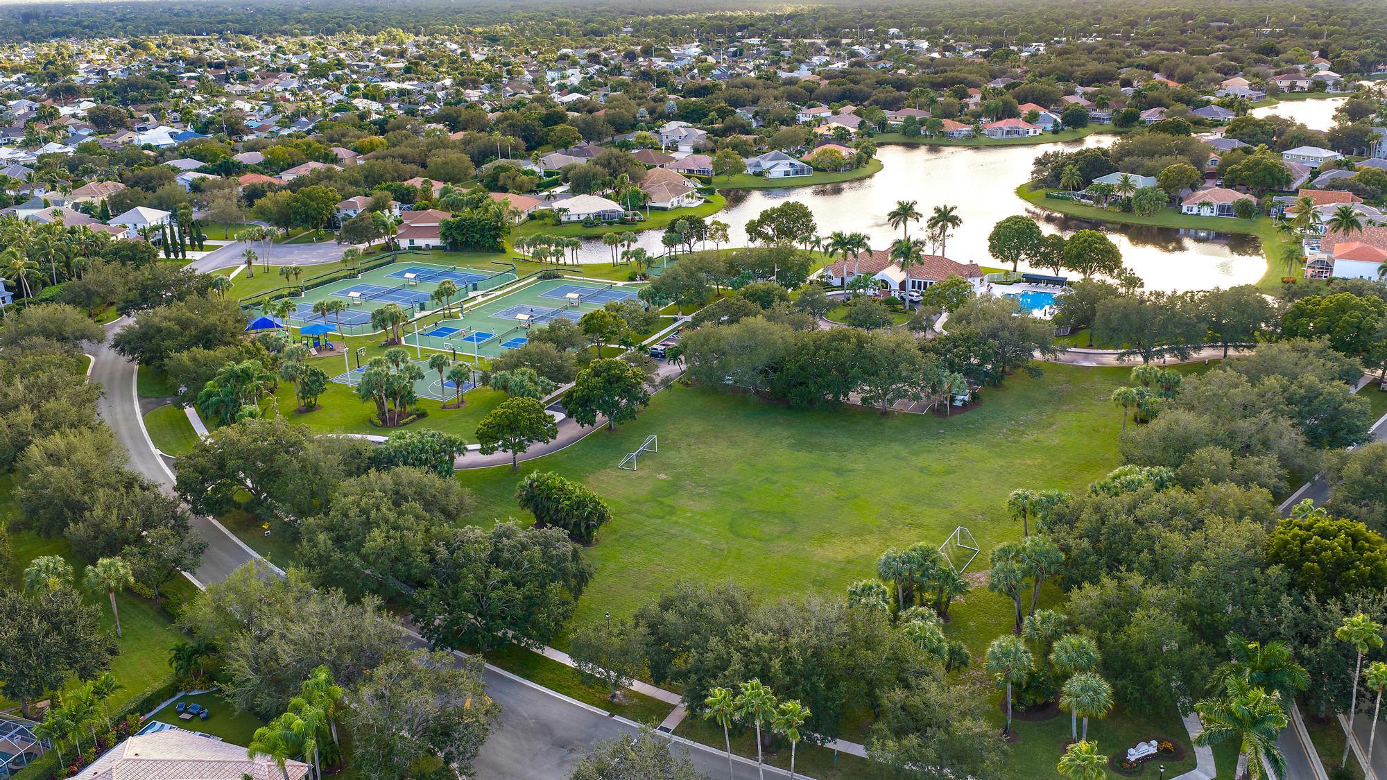 495 Pelican Lane S, Jupiter
