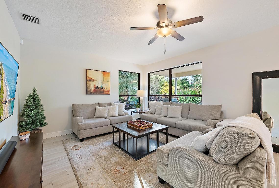 495 Pelican Lane S, Jupiter