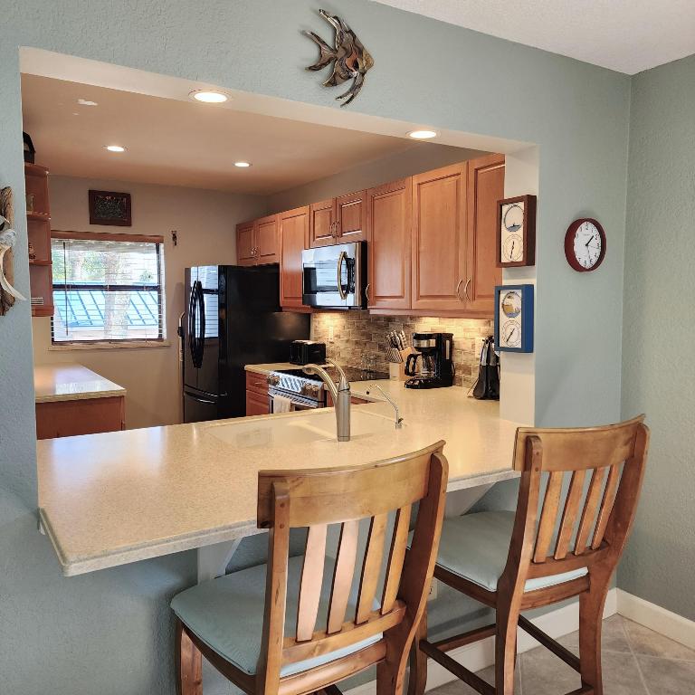 5155 N Highway A1a 211