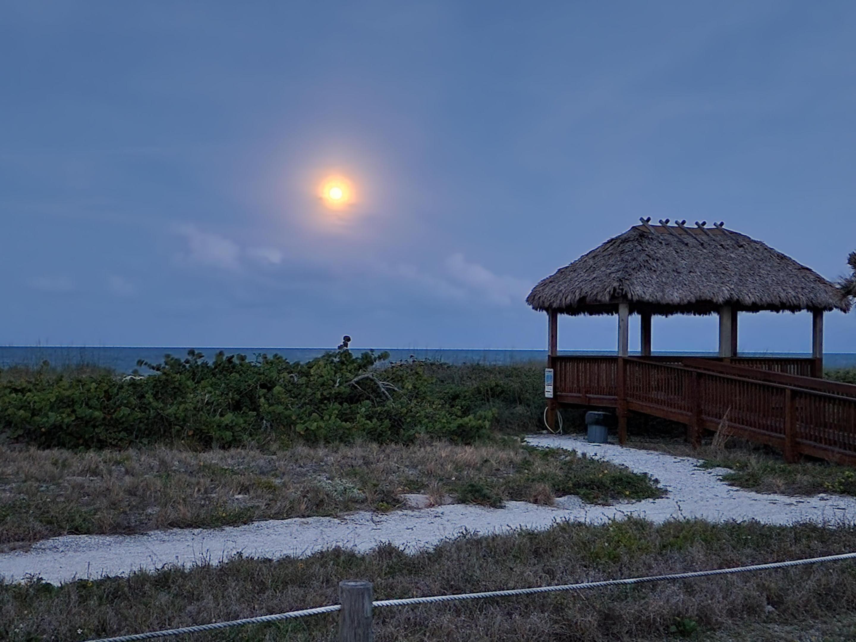 5155 N Highway A1a 211