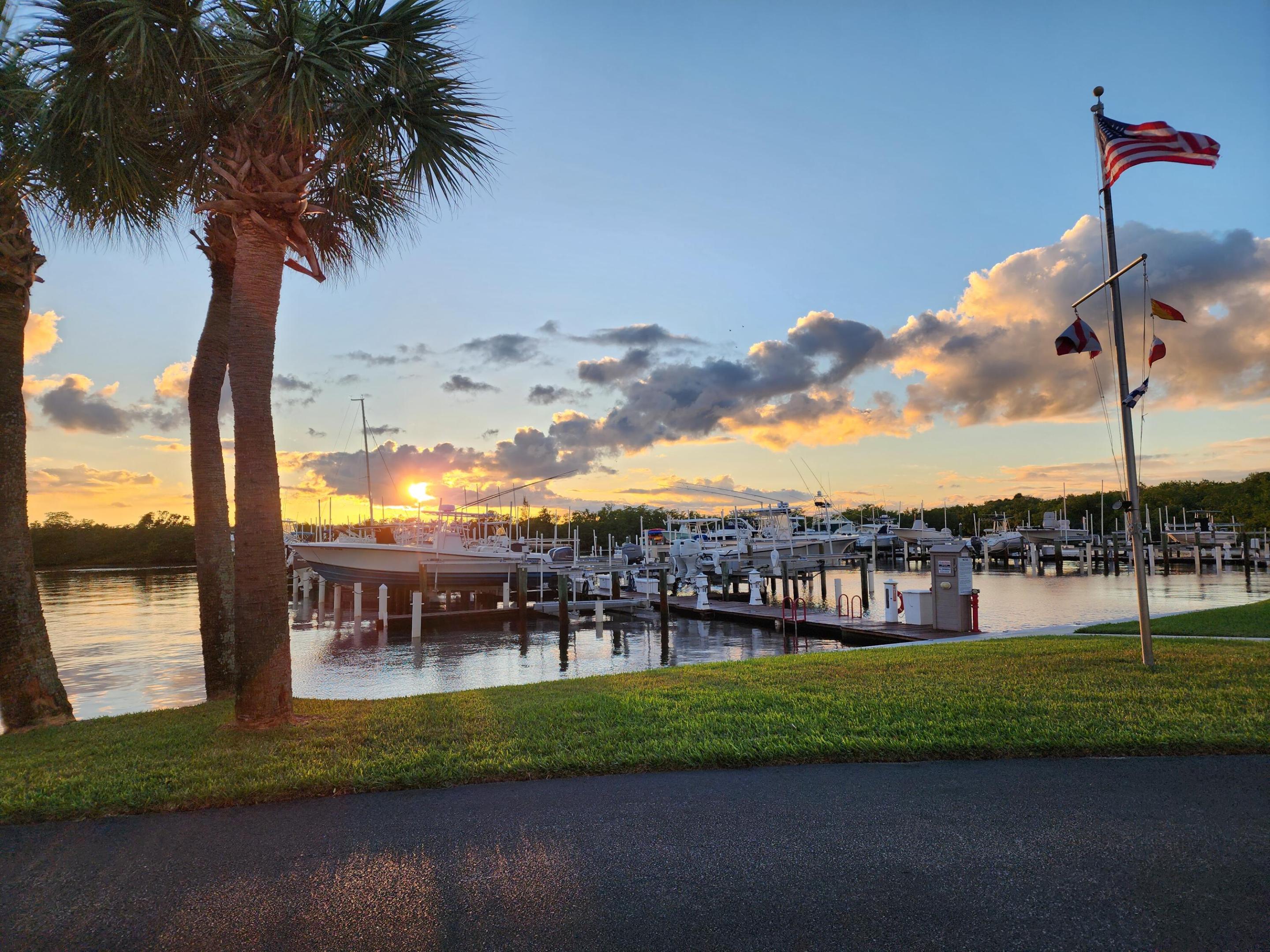 5155 N Highway A1a 211