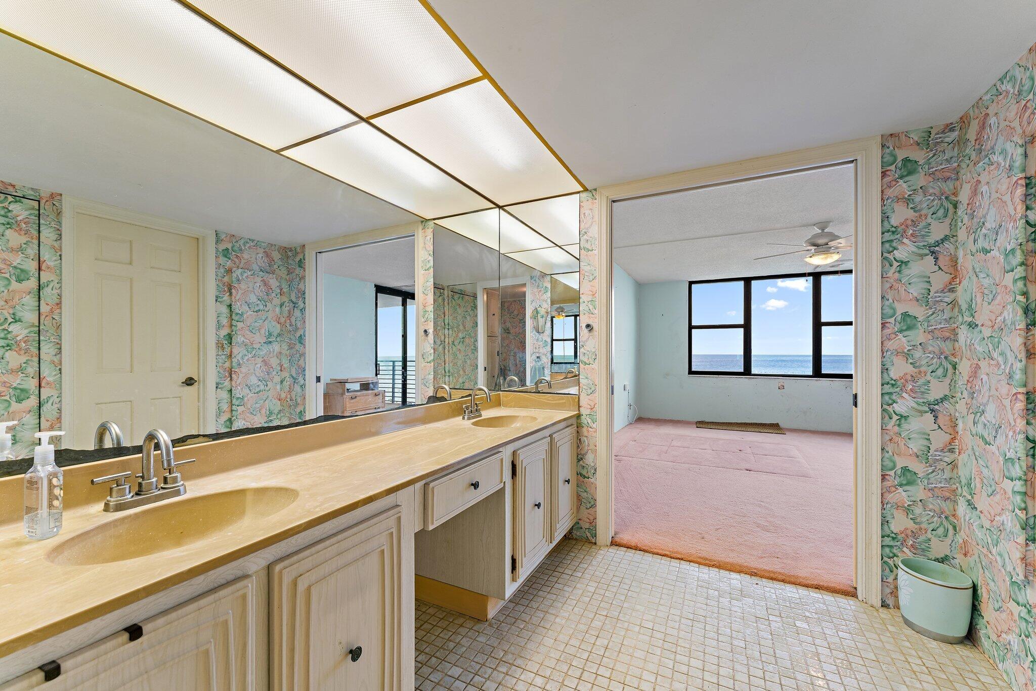 900 Ocean Drive 104