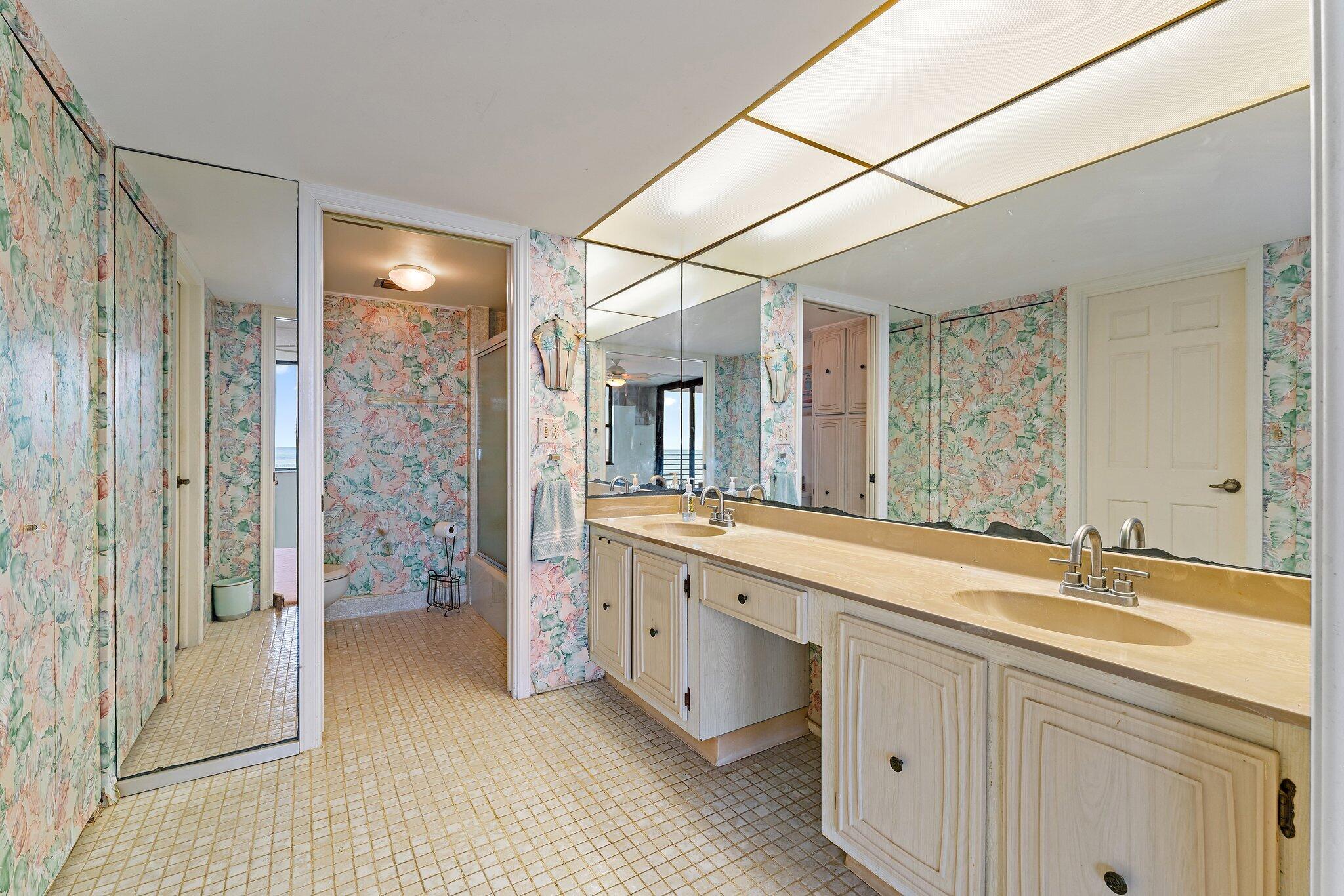 900 Ocean Drive 104