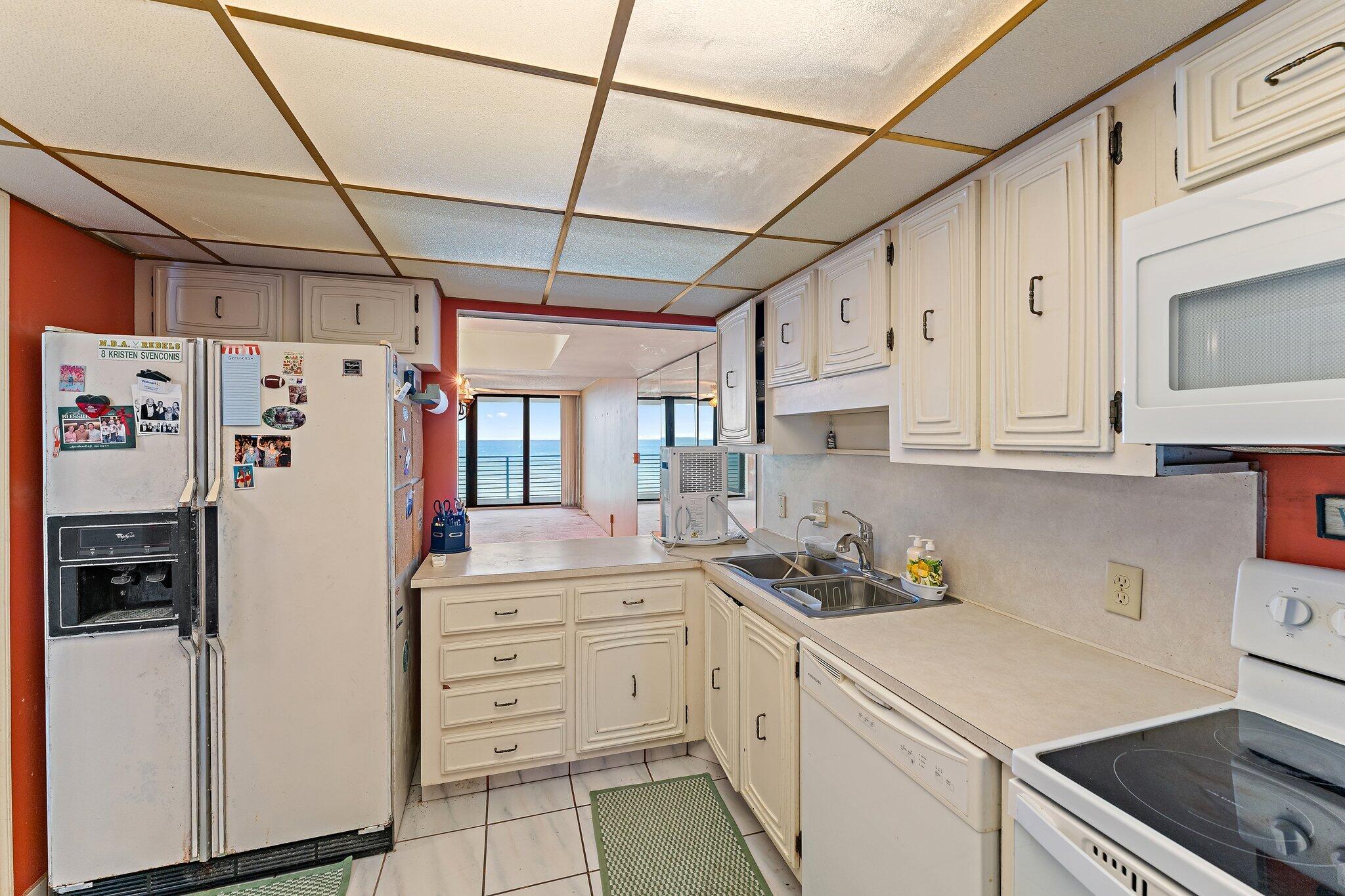 900 Ocean Drive 104