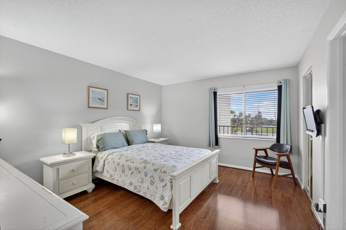 1605 S Us Highway 1 A407