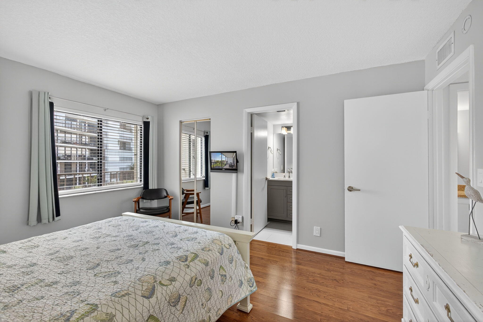 1605 S Us Highway 1 A407