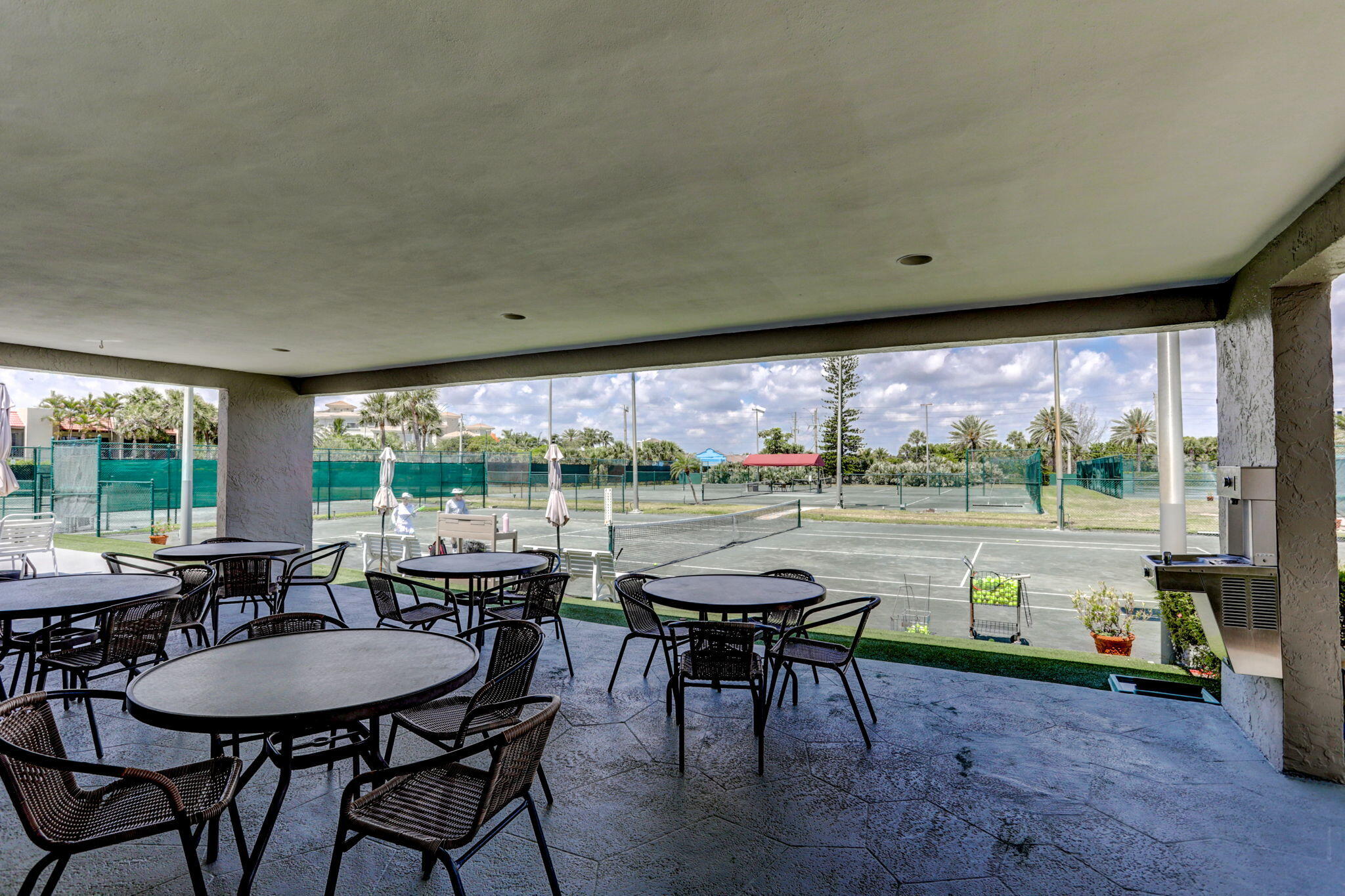 1605 S Us Highway 1 A407