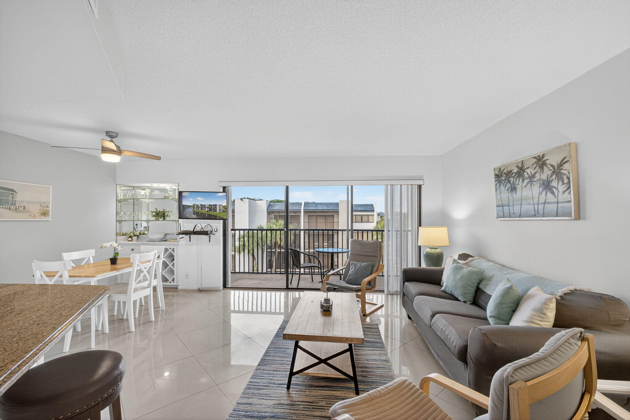 1605 S Us Highway 1 A407