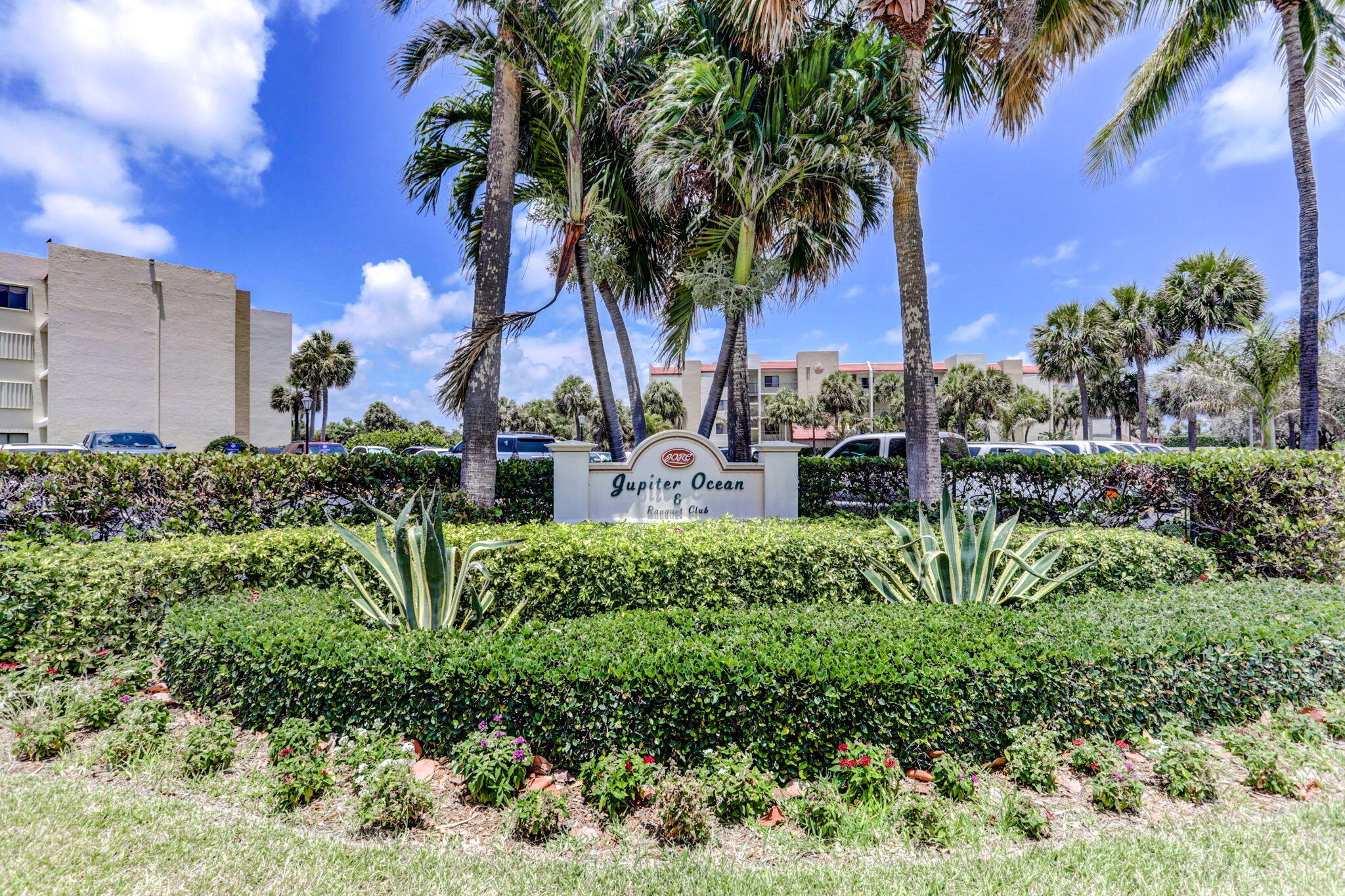 1605 S Us Highway 1 A407