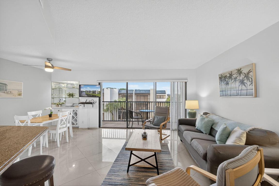 1605 S Us Highway 1 A407