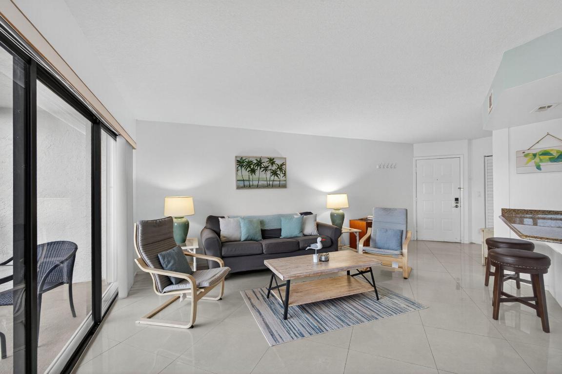 1605 S Us Highway 1 A407