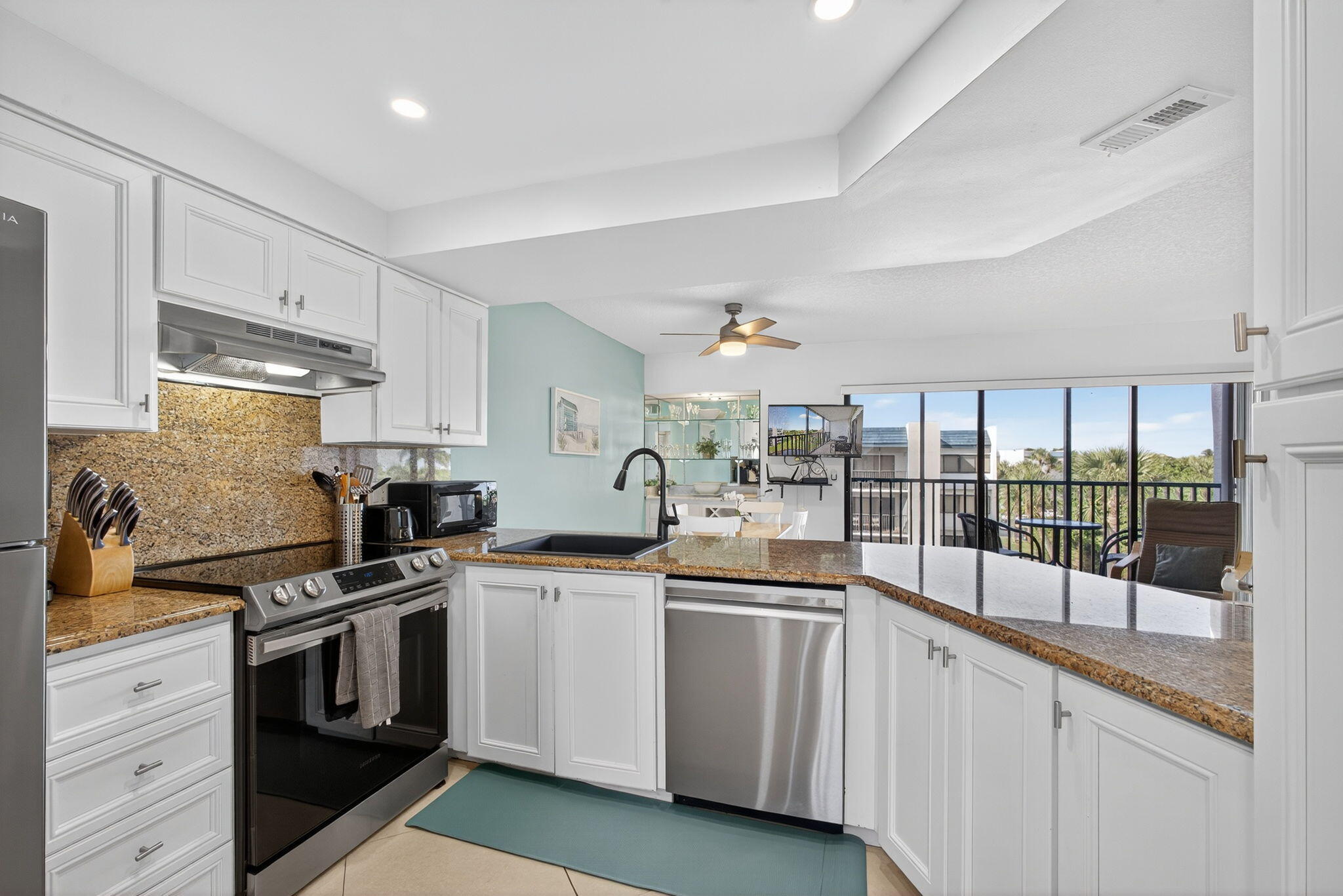 1605 S Us Highway 1 A407