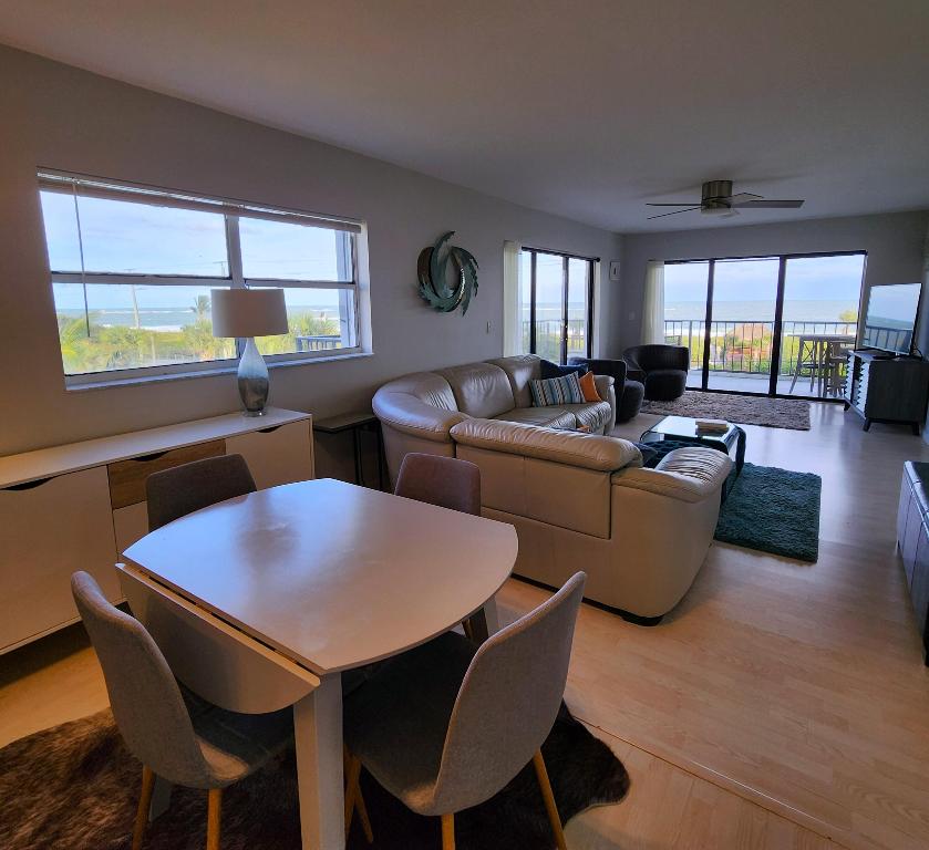 5151 N Highway A1a 411