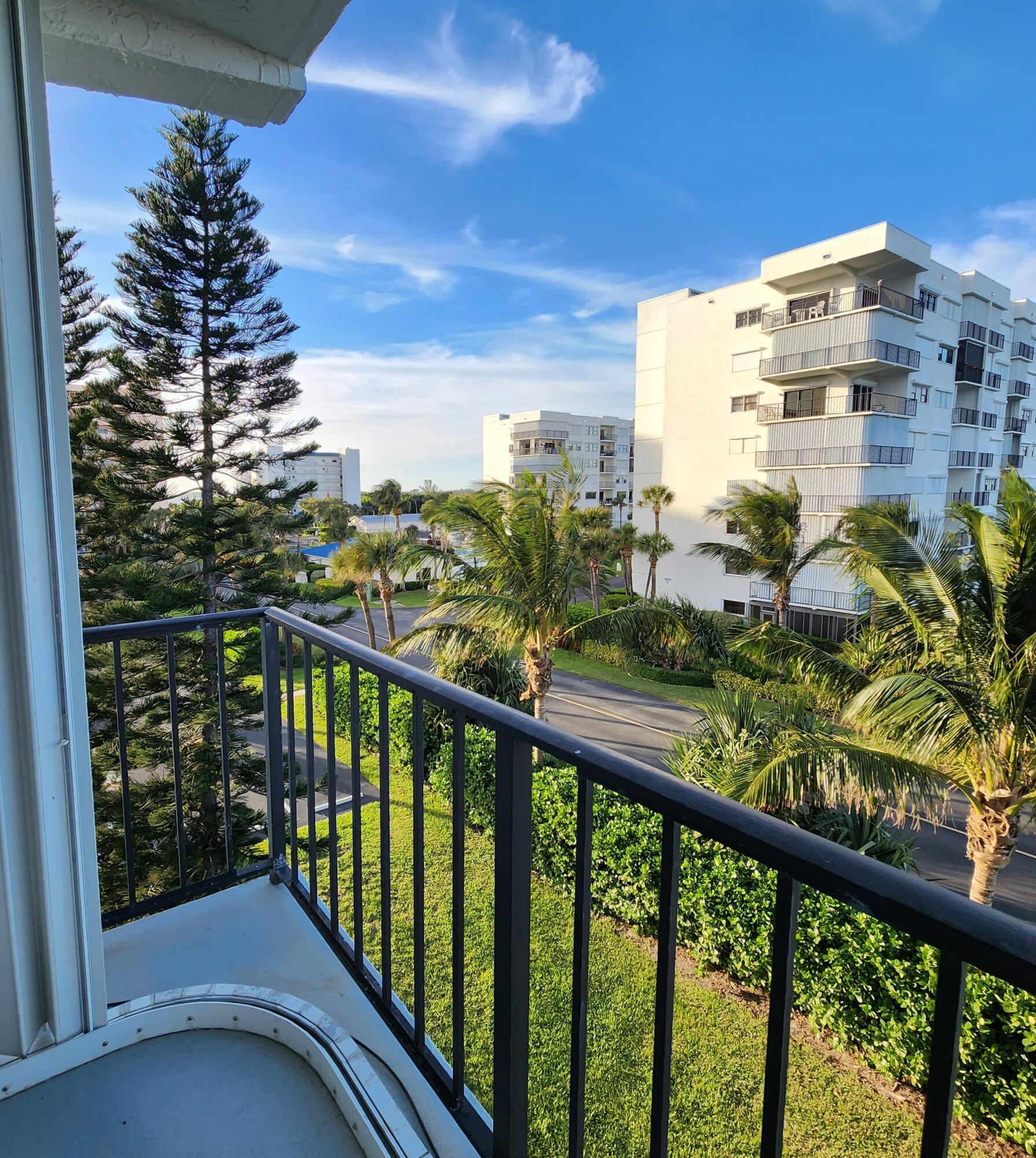 5151 N Highway A1a 411