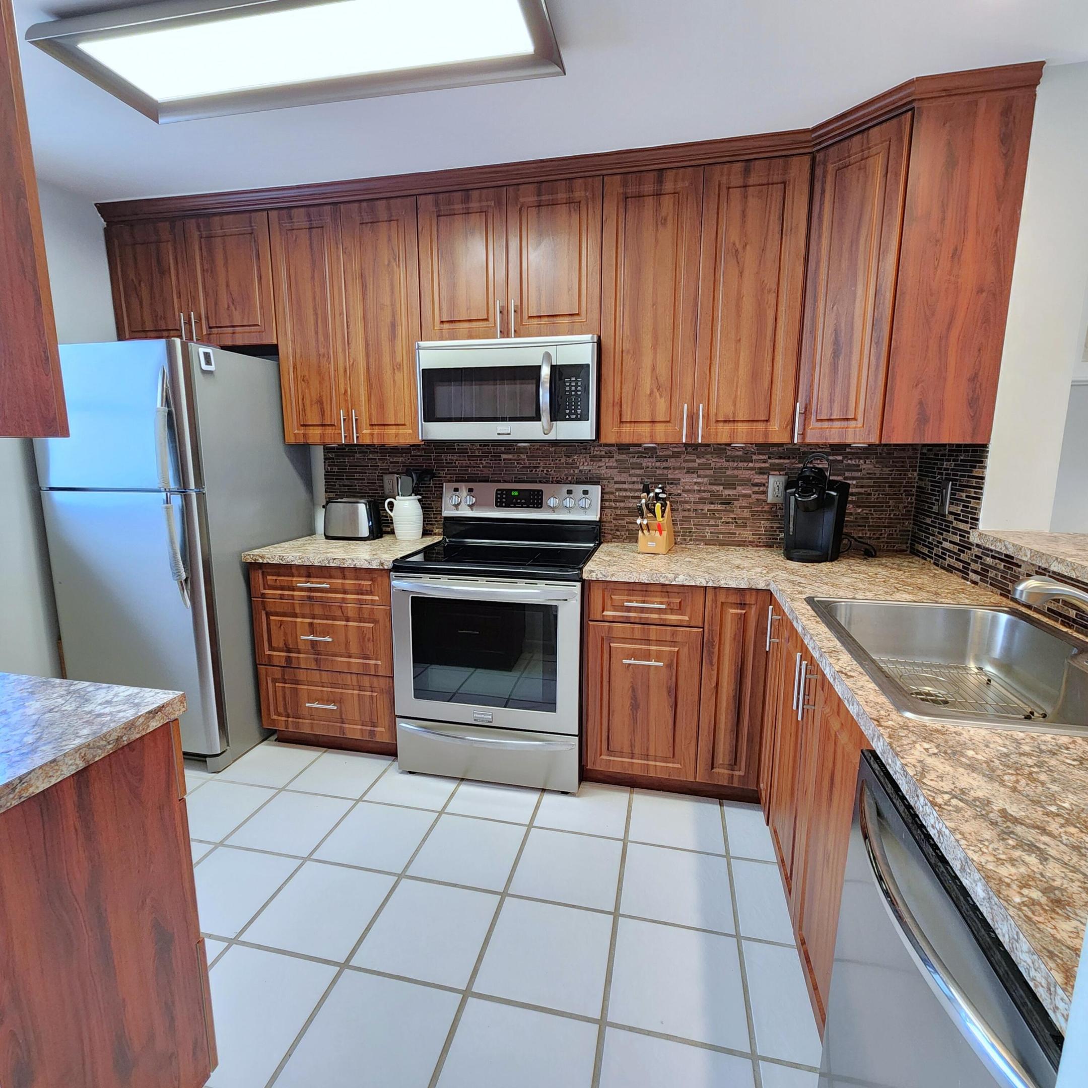 5151 N Highway A1a 411